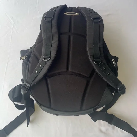 Vintage Oakley Icon 3.0 Tactical Backpack Y2K Black Nylon Skull Rare Streetwear - Picture 3 of 10